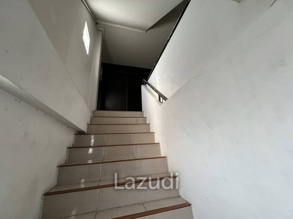 Nice Location 3 Storey Building For Sale in Chiang Rai City