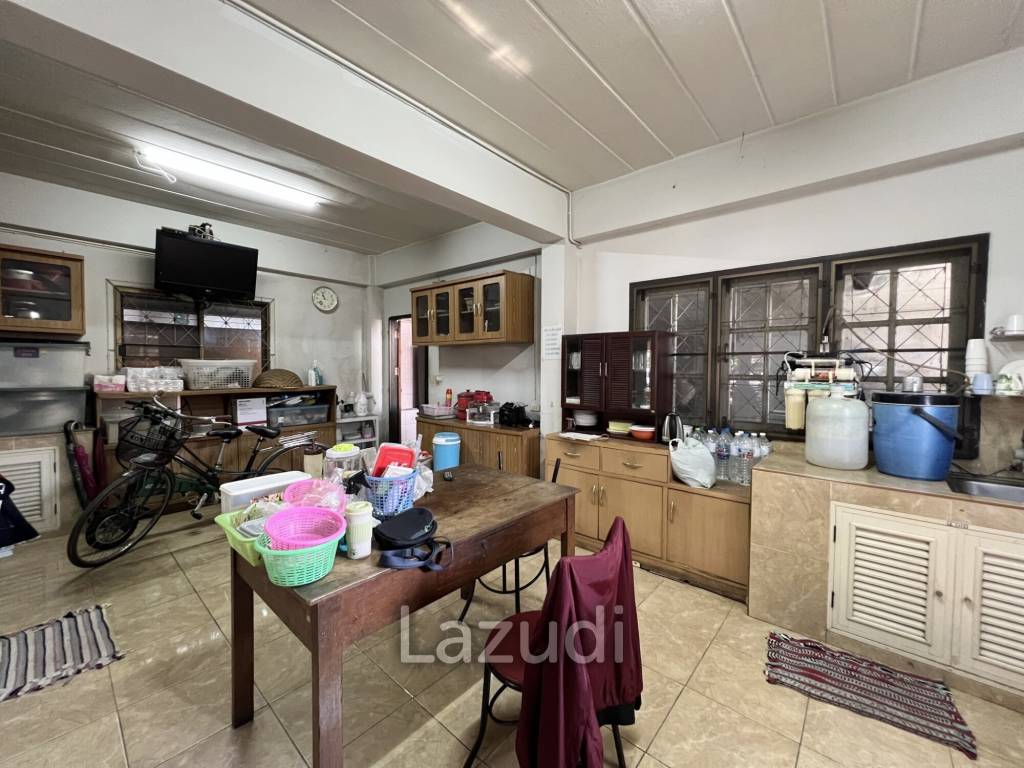 Nice Location 3 Storey Building For Sale in Chiang Rai City