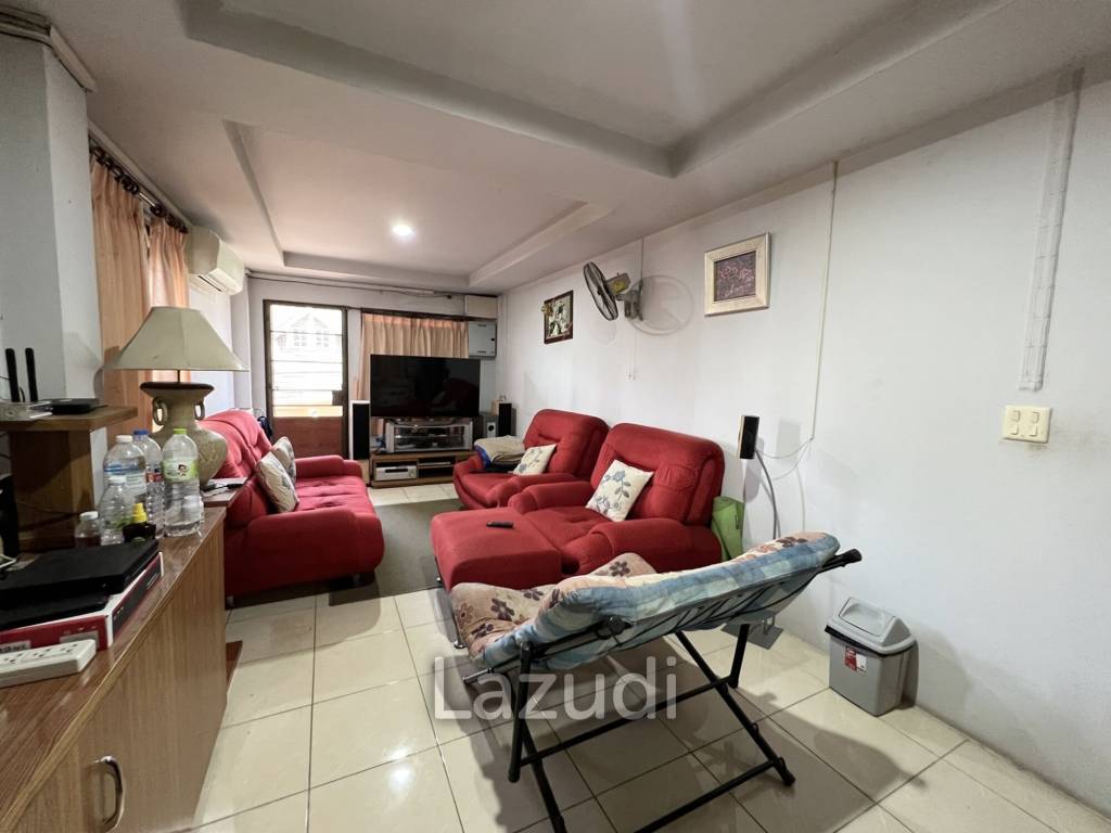Nice Location 3 Storey Building For Sale in Chiang Rai City