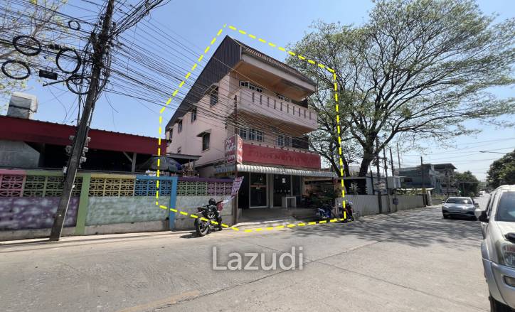 Nice Location 3 Storey Building For Sale in Chiang Rai City