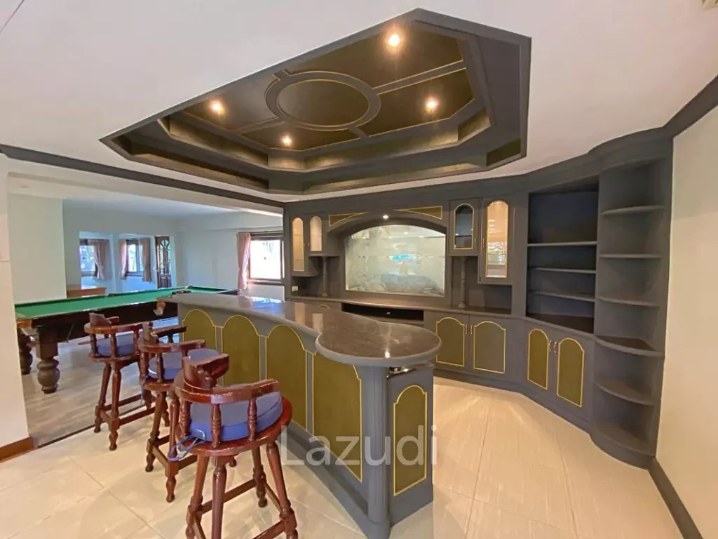 City Center 4 Bed Pool Villa on 1 Rai Land For Sale Hua Hin