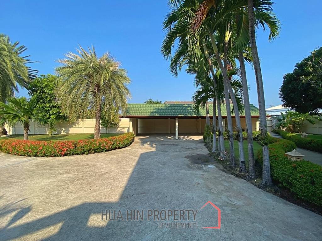 City Center 4 Bed Pool Villa on 1 Rai Land For Sale Hua Hin