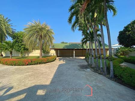 City Center 4 Bed Pool Villa on 1 Rai Land For Sale Hua Hin