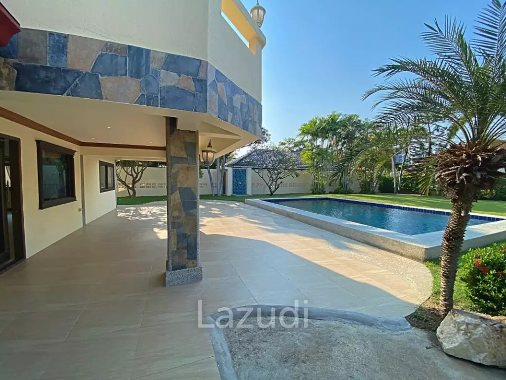 City Center 4 Bed Pool Villa on 1 Rai Land For Sale Hua Hin