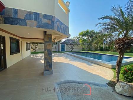 City Center 4 Bed Pool Villa on 1 Rai Land For Sale Hua Hin