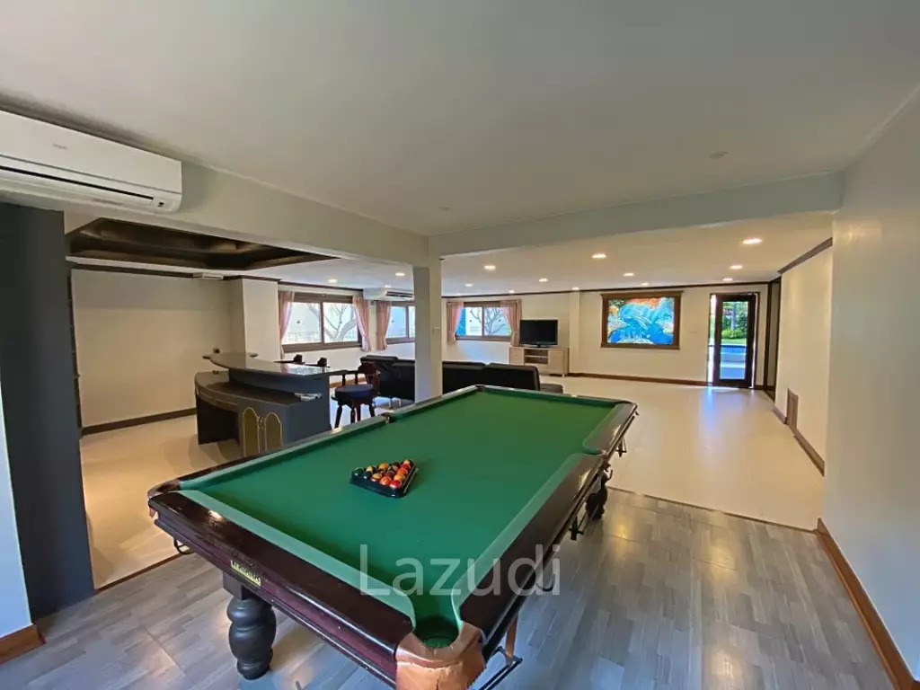 City Center 4 Bed Pool Villa on 1 Rai Land For Sale Hua Hin