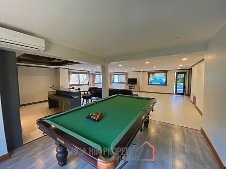 City Center 4 Bed Pool Villa on 1 Rai Land For Sale Hua Hin