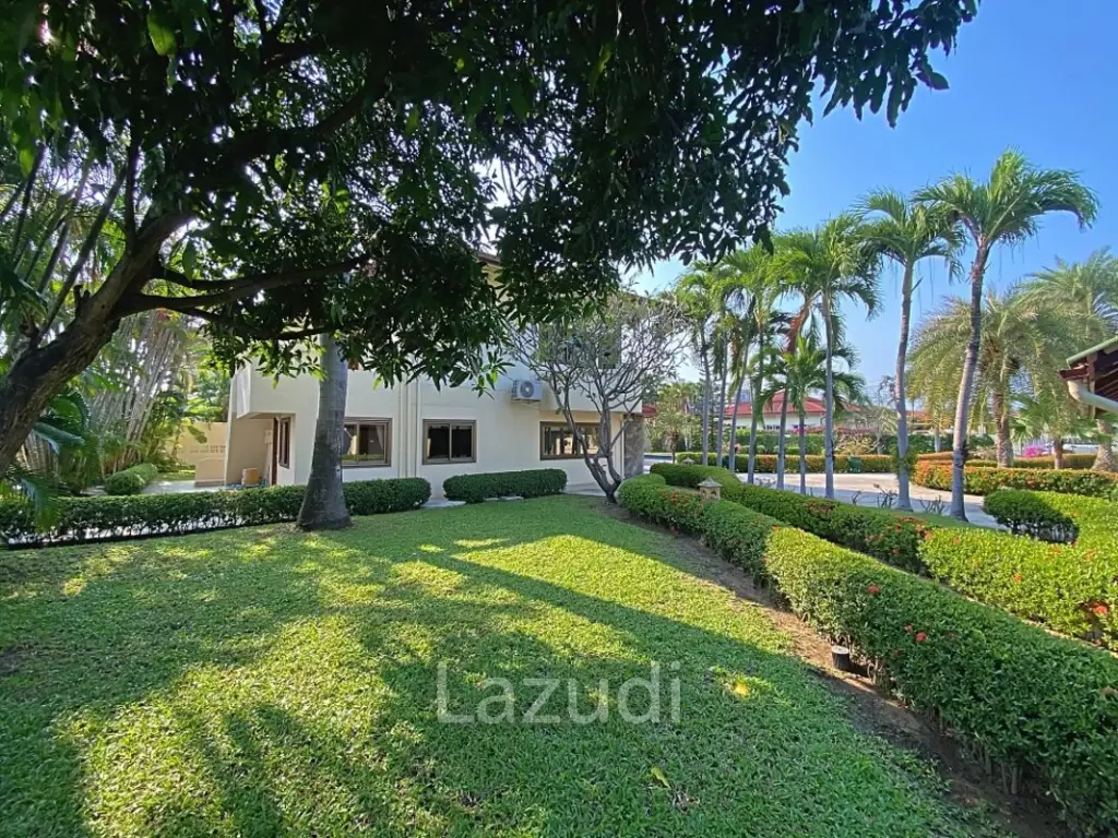 City Center 4 Bed Pool Villa on 1 Rai Land For Sale Hua Hin