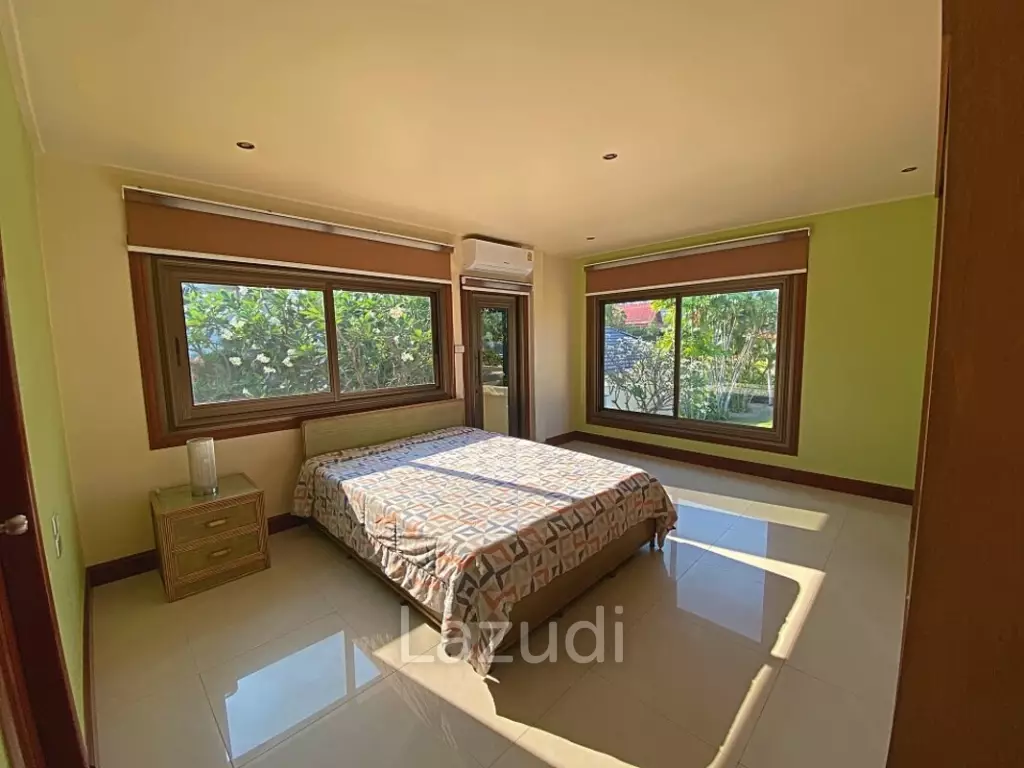 City Center 4 Bed Pool Villa on 1 Rai Land For Sale Hua Hin