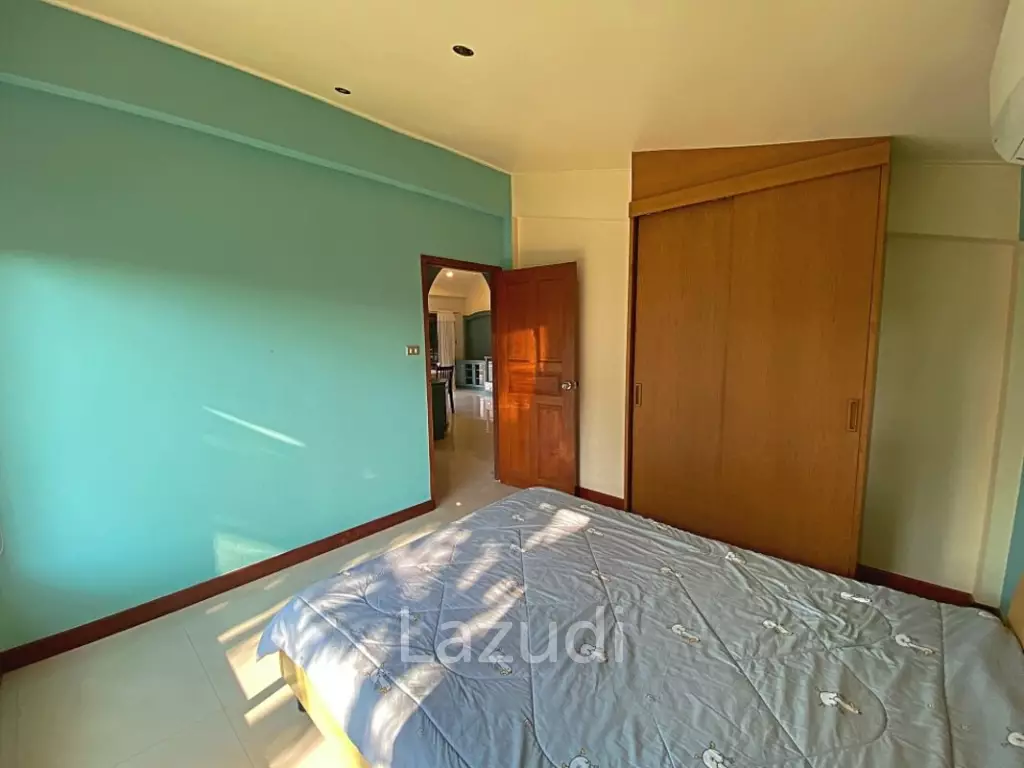 City Center 4 Bed Pool Villa on 1 Rai Land For Sale Hua Hin
