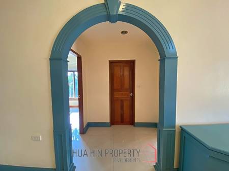 City Center 4 Bed Pool Villa on 1 Rai Land For Sale Hua Hin