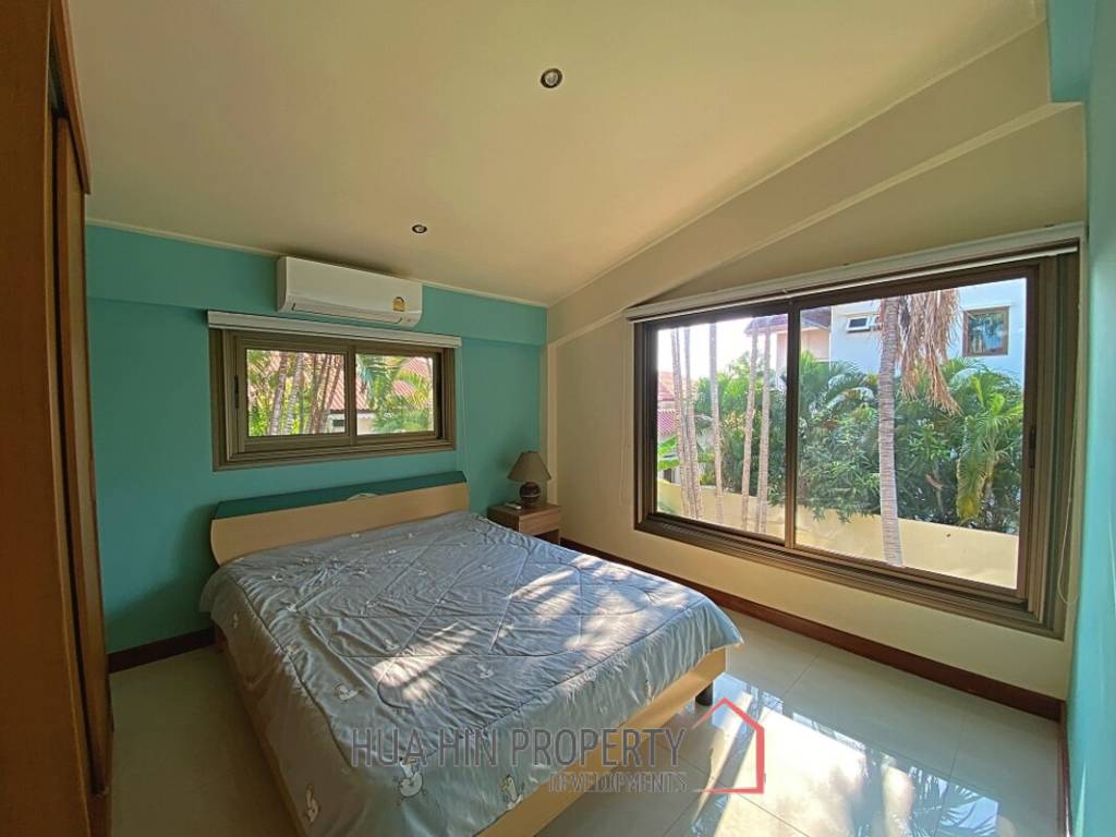 City Center 4 Bed Pool Villa on 1 Rai Land For Sale Hua Hin