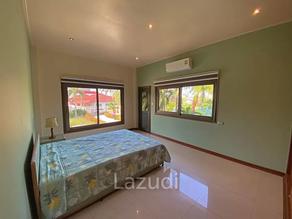 City Center 4 Bed Pool Villa on 1 Rai Land For Sale Hua Hin