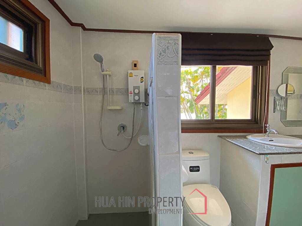 City Center 4 Bed Pool Villa on 1 Rai Land For Sale Hua Hin