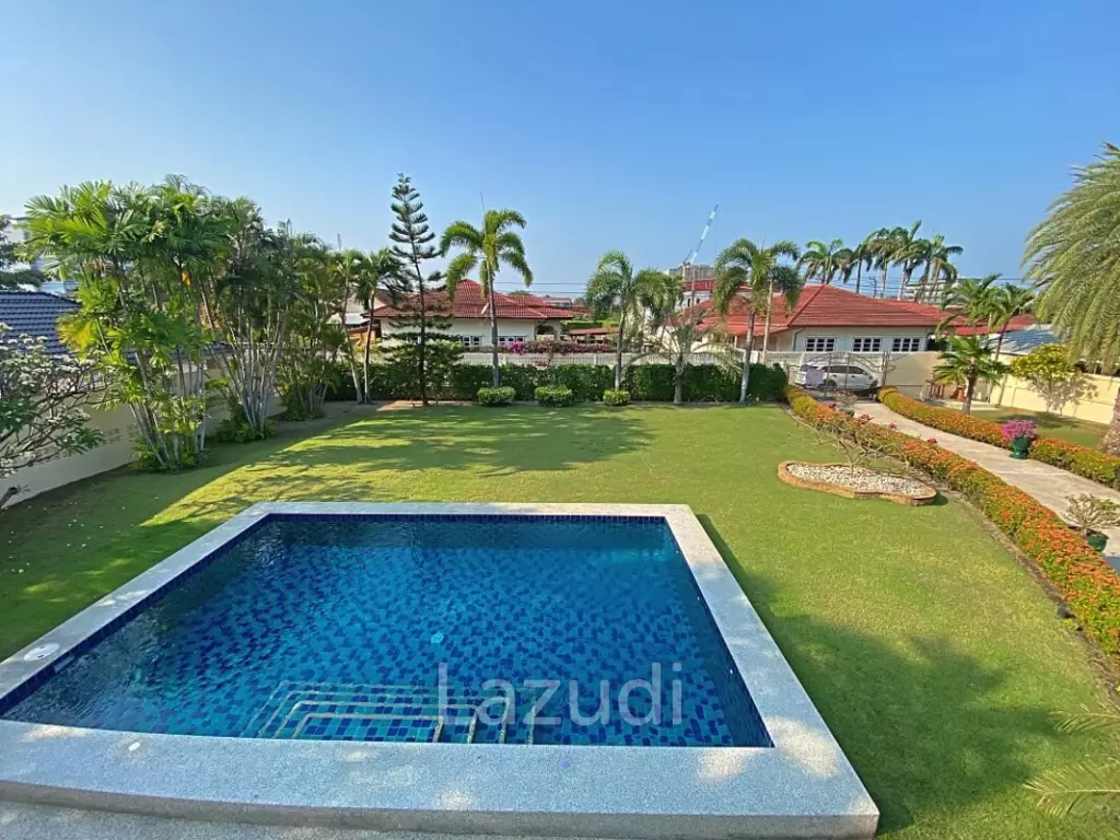 City Center 4 Bed Pool Villa on 1 Rai Land For Sale Hua Hin