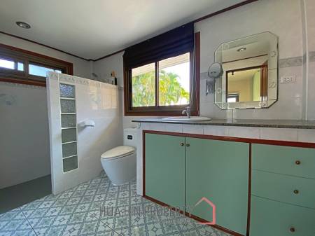 City Center 4 Bed Pool Villa on 1 Rai Land For Sale Hua Hin