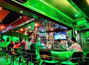 Shamrock Oasis: Authentic Irish Pub + 20-Room Guesthouse in the Heart of Chaweng, Koh Samui - Prime Business Opportunity with Freehold Title