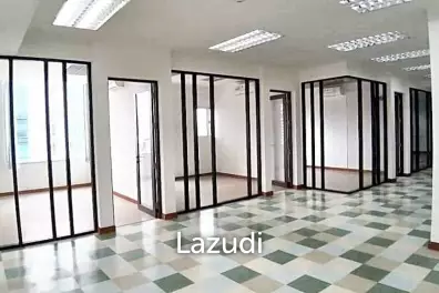 Ultra Luxury Trendy Office Space in Watthana