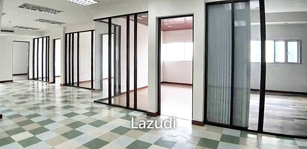 Ultra Luxury Trendy Office Space in Watthana