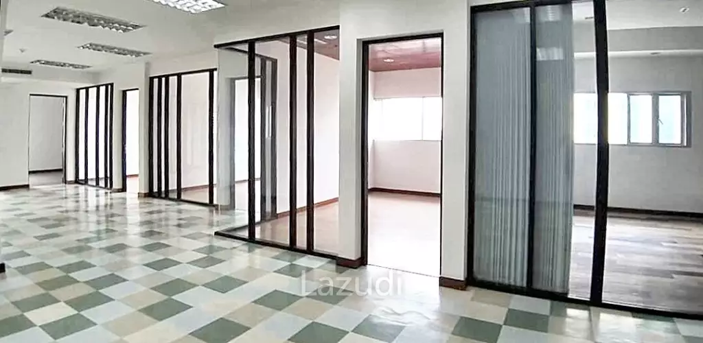 Ultra Luxury Trendy Office Space in Watthana