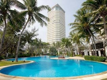 Beachfront Ocean View Two Bedroom Condo In Trendy Popular Location