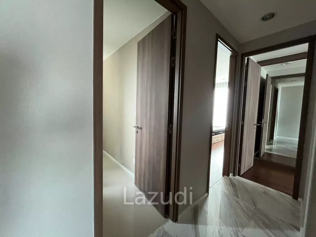 Luxurious 3-Bed Condo at Menam Residences, Bangkok