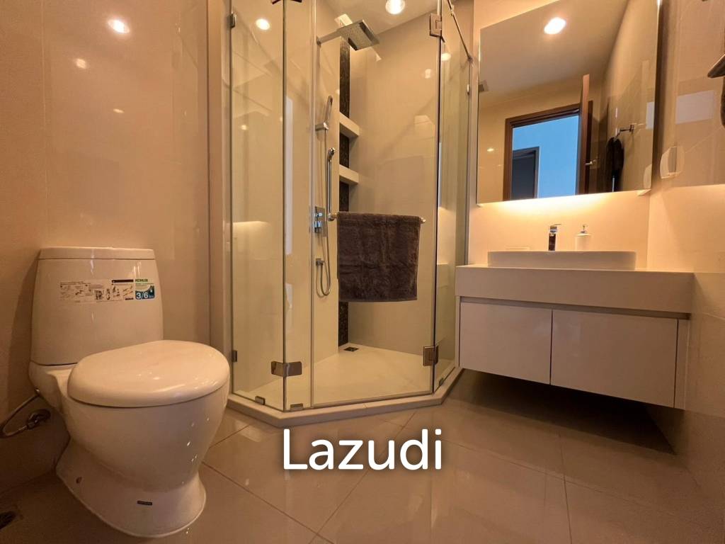 Luxurious 3-Bed Condo at Menam Residences, Bangkok