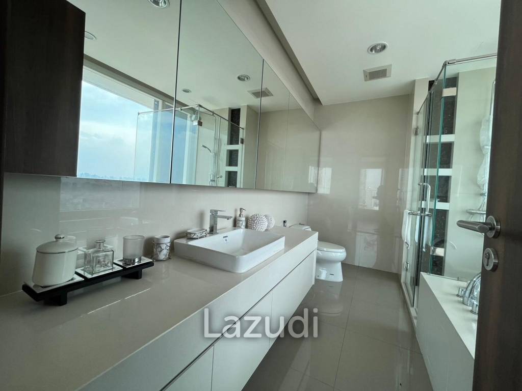 Luxurious 3-Bed Condo at Menam Residences, Bangkok