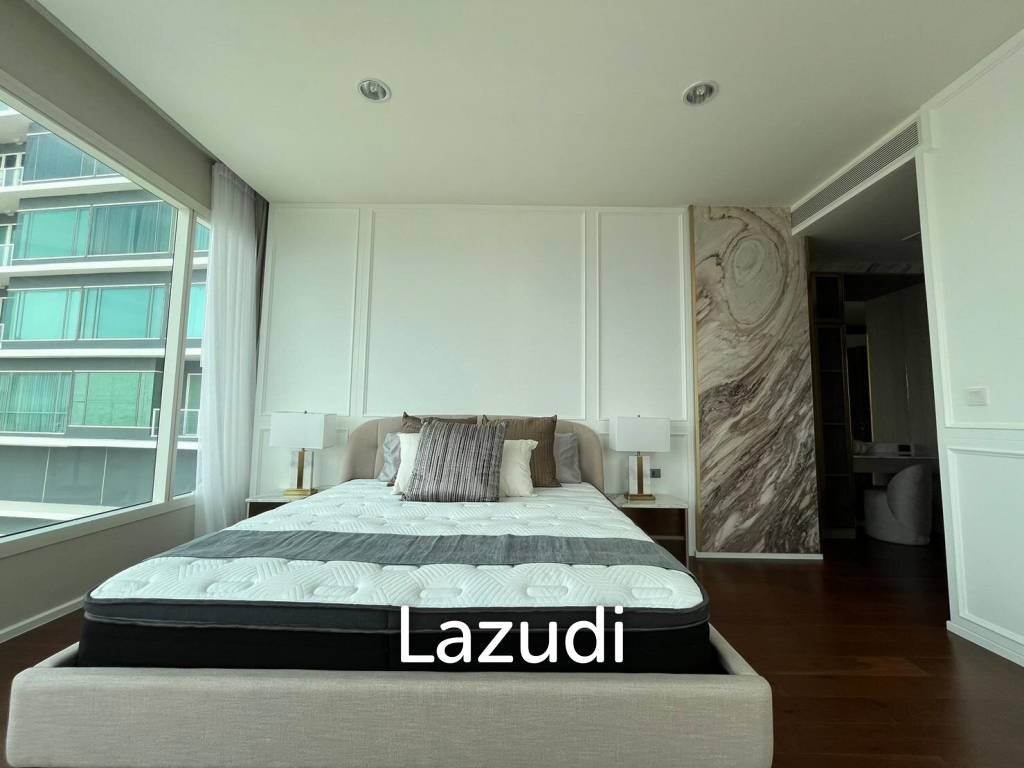 Luxurious 3-Bed Condo at Menam Residences, Bangkok