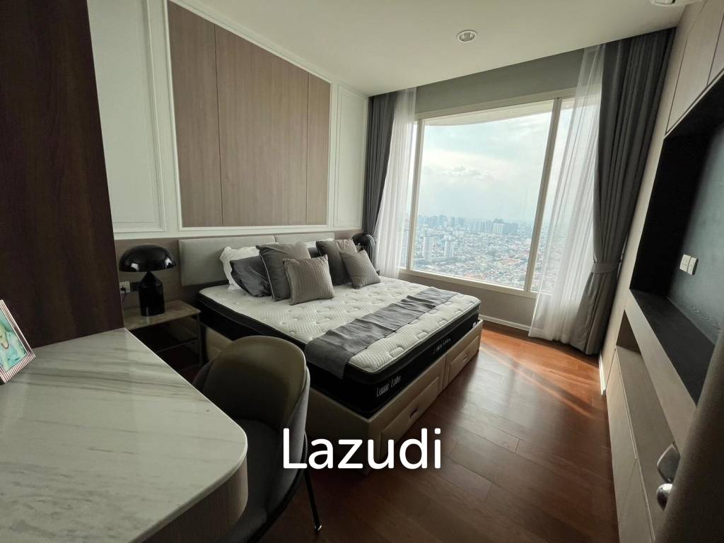 Luxurious 3-Bed Condo at Menam Residences, Bangkok