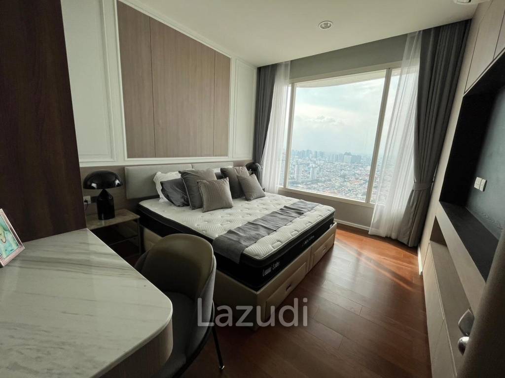 Luxurious 3-Bed Condo at Menam Residences, Bangkok