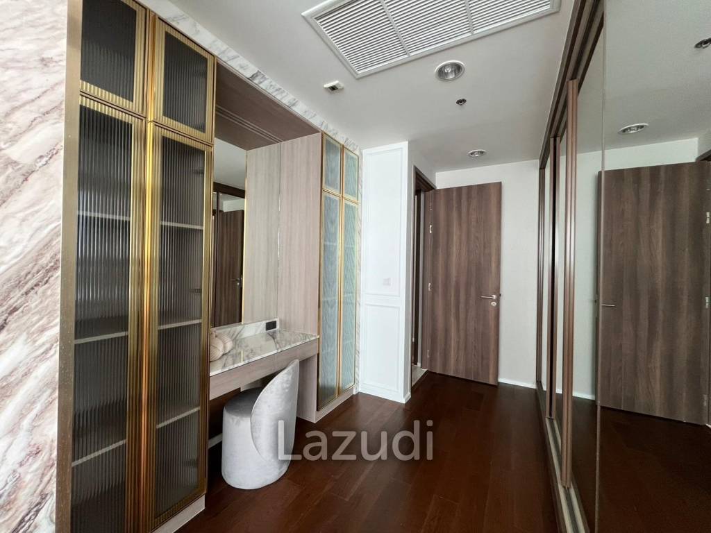 Luxurious 3-Bed Condo at Menam Residences, Bangkok