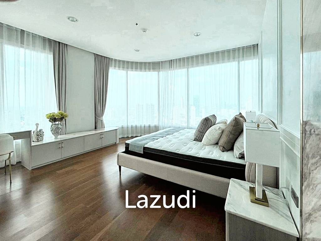 Luxurious 3-Bed Condo at Menam Residences, Bangkok