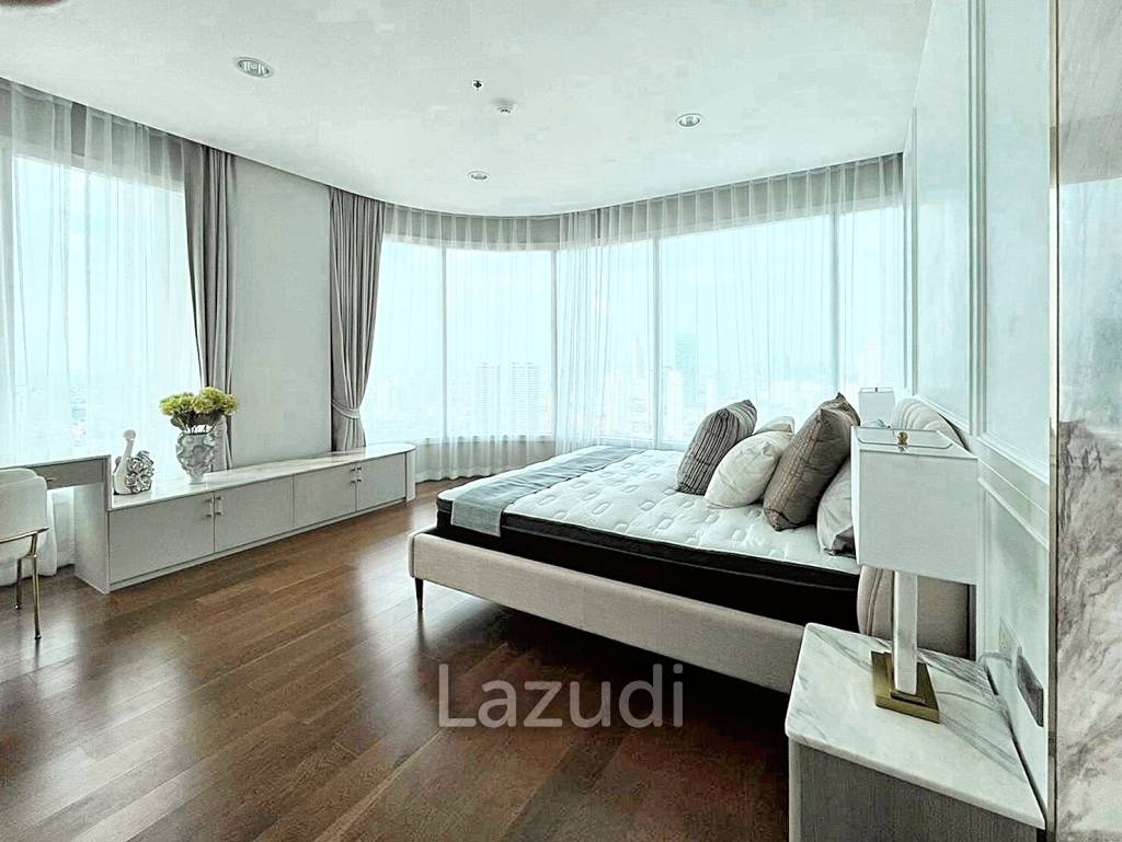 Luxurious 3-Bed Condo at Menam Residences, Bangkok