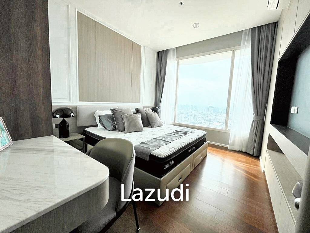 Luxurious 3-Bed Condo at Menam Residences, Bangkok