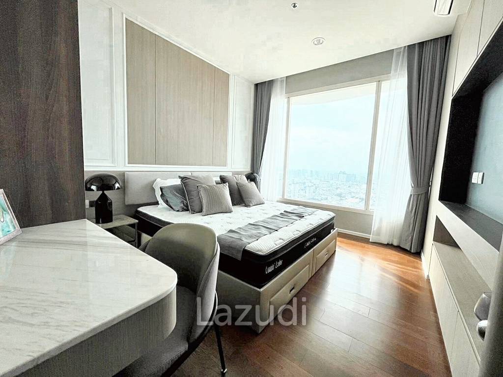 Luxurious 3-Bed Condo at Menam Residences, Bangkok