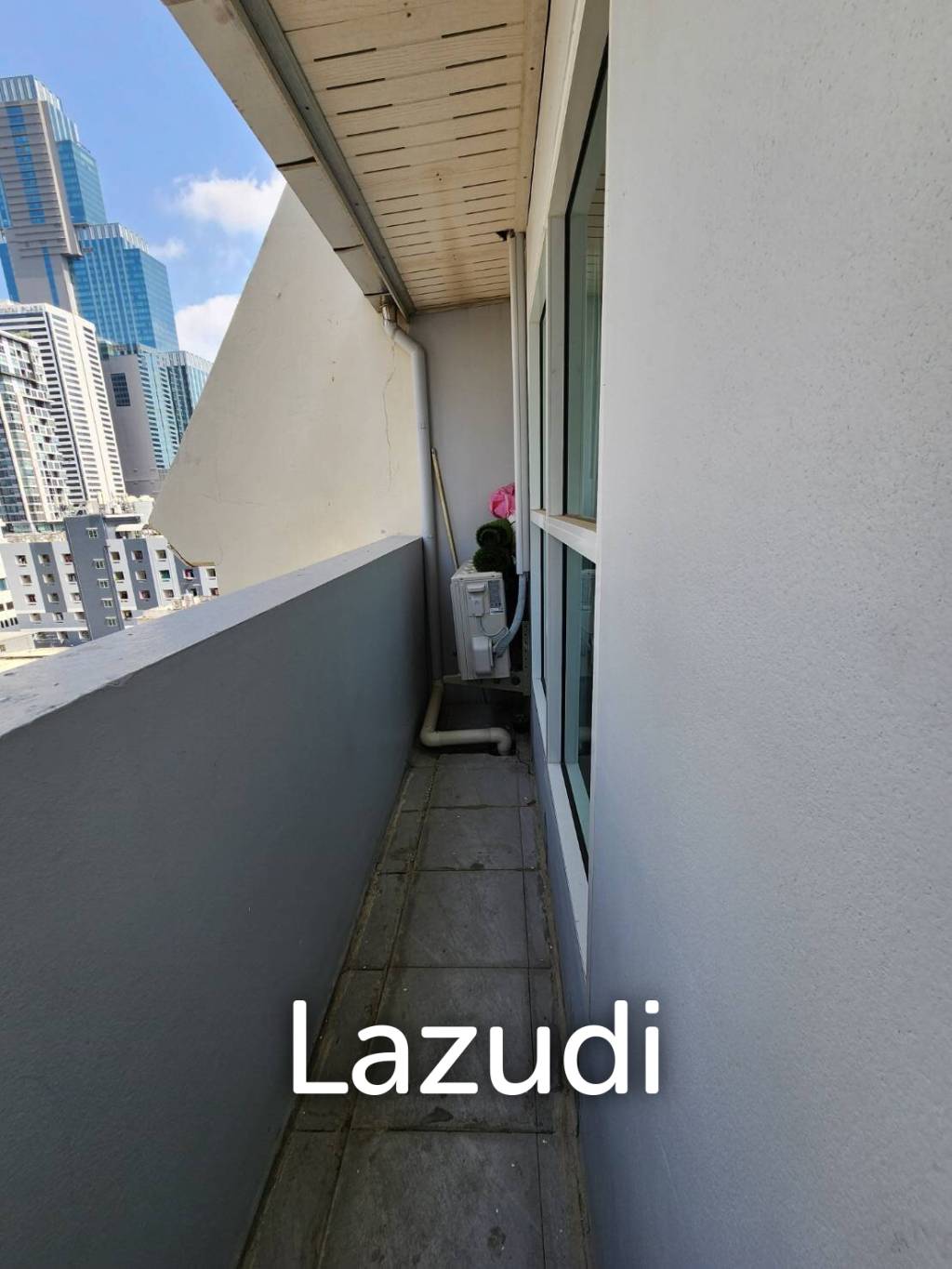 2 Bedroom 2 Bathroom 141 SQ.M Petch 9 Tower