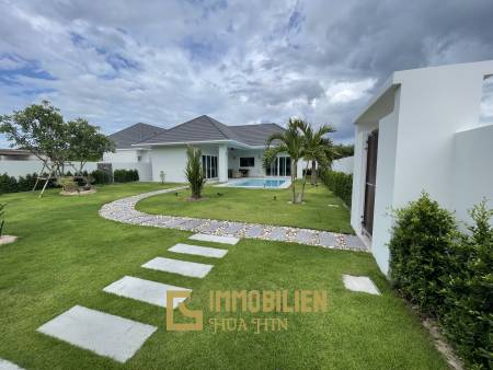 Smart Hamlet: 1 Year old Pool Villa 2 Bed 2 Bath on a good size of land