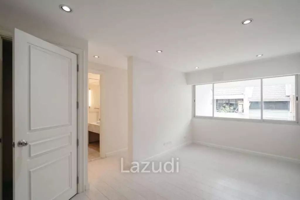 Luxury 4-Bed Detached Home in Watthana, Bangkok