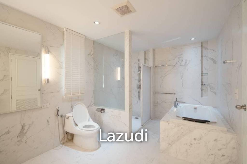 Luxury 4-Bed Detached Home in Watthana, Bangkok
