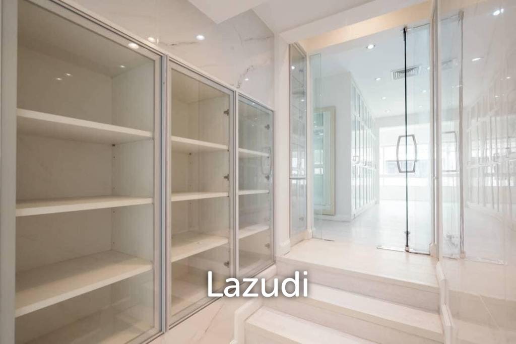 Luxury 4-Bed Detached Home in Watthana, Bangkok