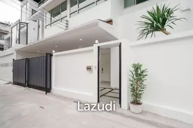 Luxury 4-Bed Detached Home in Watthana, Bangkok