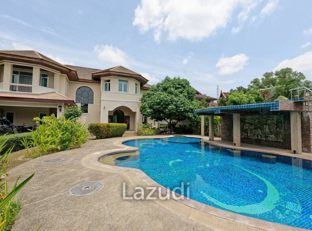 6 Bedroom Private Pool Villa for SALE in Kathu Phuket near Phuket Country Club