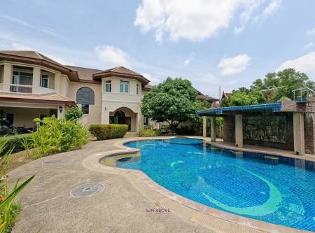 6 Bedroom Private Pool Villa for SALE in Kathu Phuket near Phuket Country Club