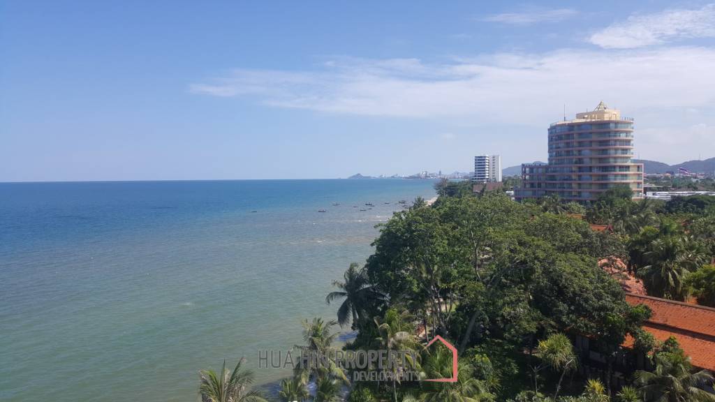 Large Absolute Beachfront Penthouse With Mesmerizing Ocean Views