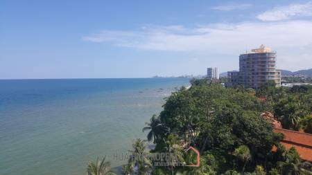Large Absolute Beachfront Penthouse With Mesmerizing Ocean Views