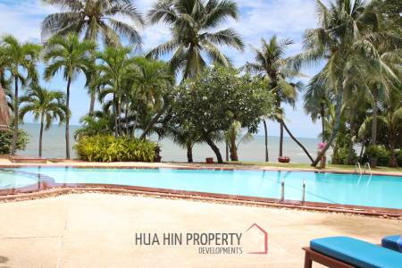 Large Absolute Beachfront Penthouse With Mesmerizing Ocean Views