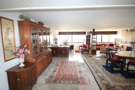 Large Absolute Beachfront Penthouse With Mesmerizing Ocean Views