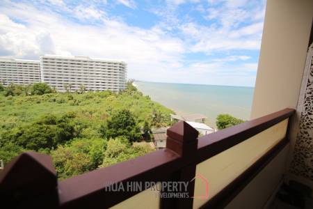 Large Absolute Beachfront Penthouse With Mesmerizing Ocean Views