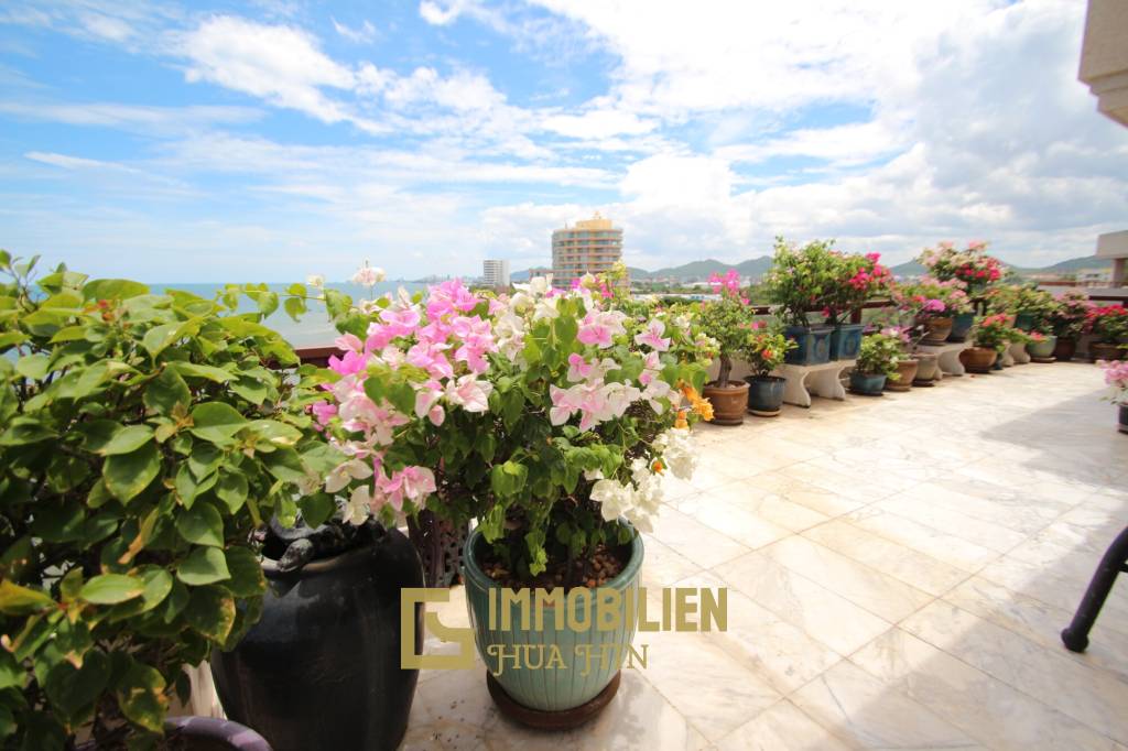 Large Absolute Beachfront Penthouse With Mesmerizing Ocean Views